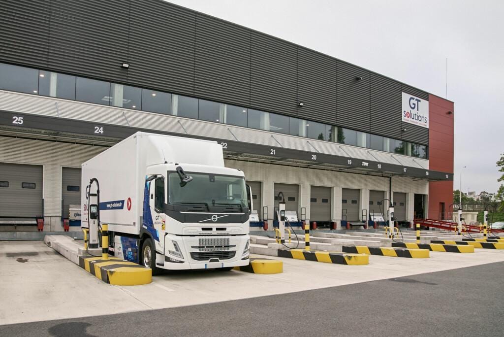 Kempower backs electric truck transition in France with the country’s first logistics hub equipped with Kempower charging solutions