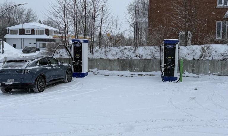 Ford St-Onge car dealership opens EV charging site at location with Kempower